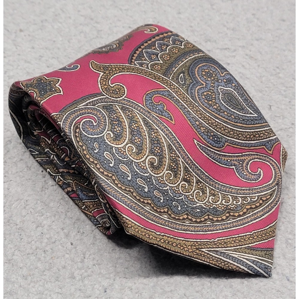 Vintage Higbee's Tie Mens Pink Paisley Made in USA‎ Classic Necktie Formal Dress
